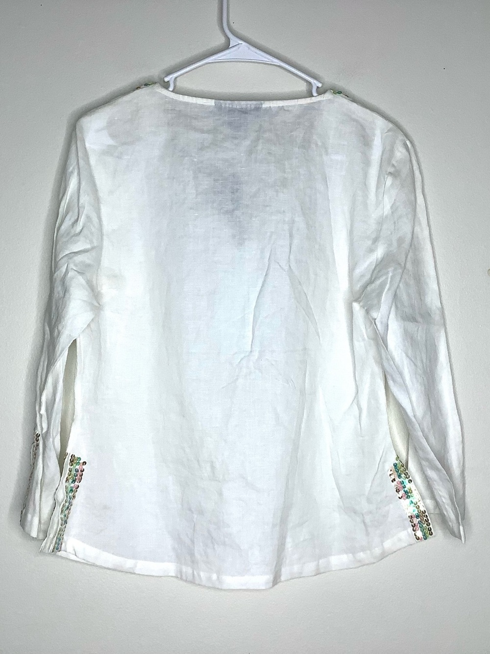 < Anne Carson 100% Linen White Top With Sequin Neckline Size Medium > - Picture 9 of 9